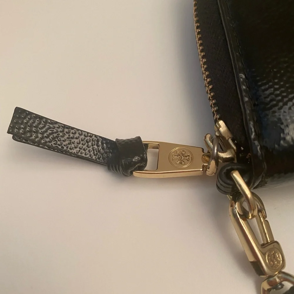 Tory Burch Thea patent leather wristlet